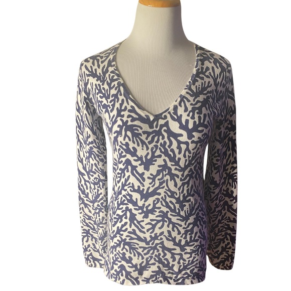 Lilly Pulitzer Blue Coral Print Long Sleeve V-Neck Top – Size S - Picture 2 of 8